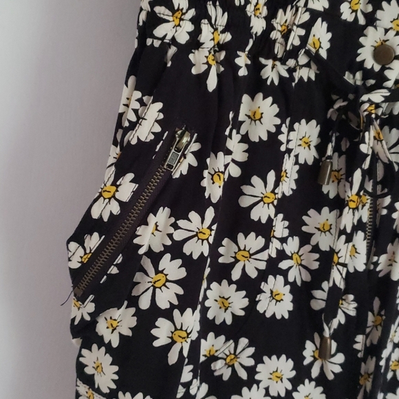 Daisy doll woven romper from forever21 - Picture 4 of 7